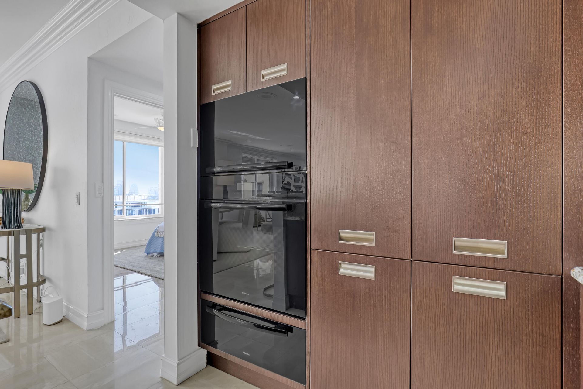 150 Bradley Place, Unit 605, Palm Beach, FL 33480 Photo