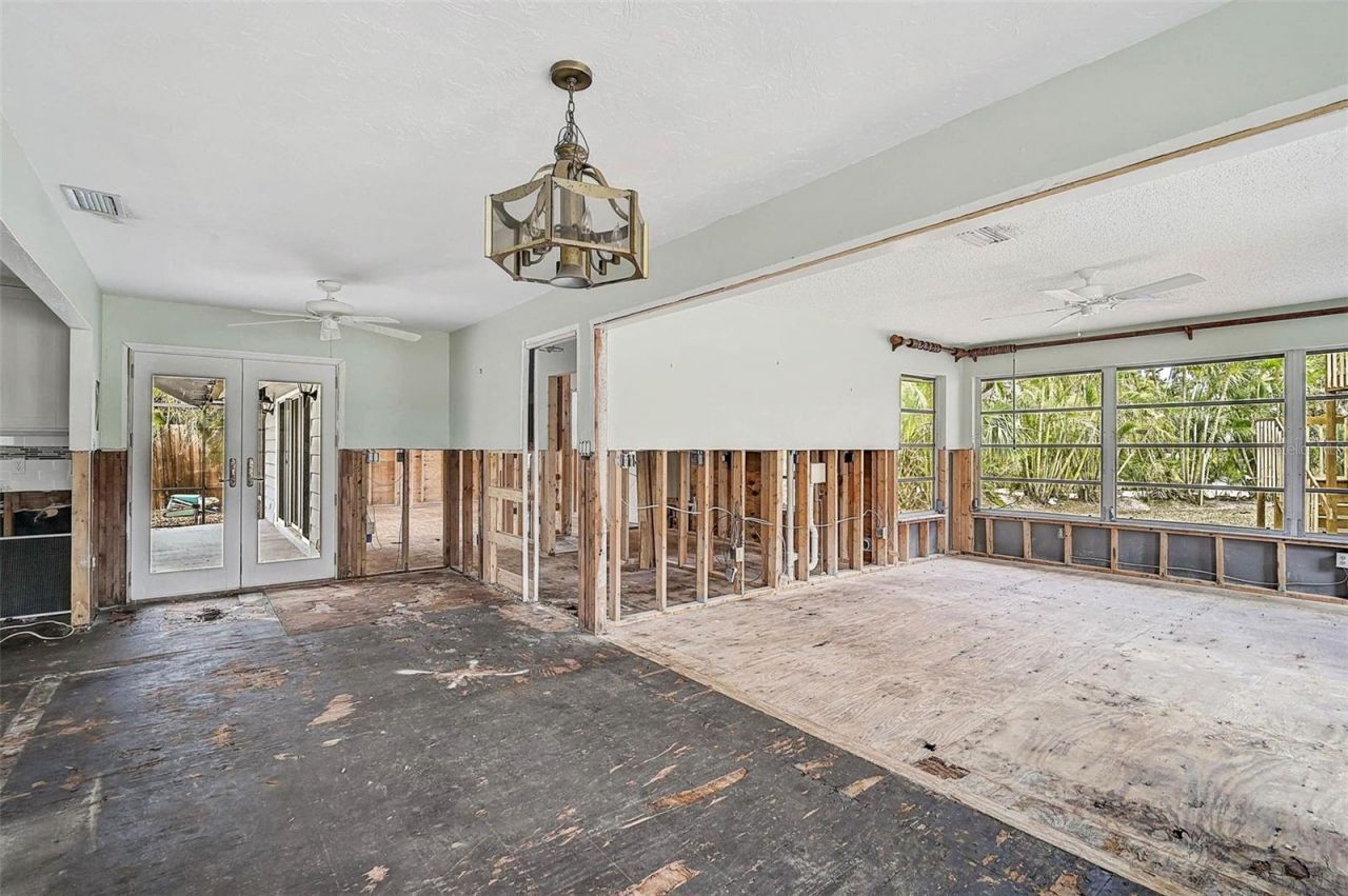 105 Island Circle, Sarasota, FL 34242 Photo
