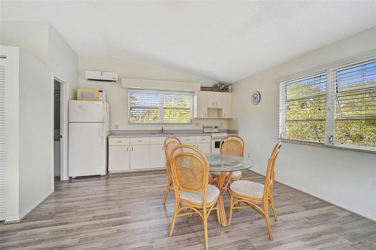 105 Island Circle, Sarasota, FL 34242 Photo