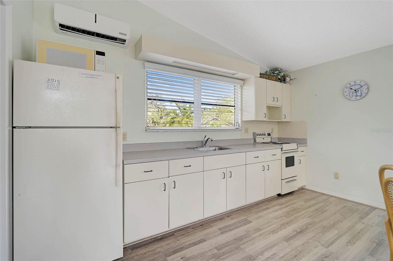 105 Island Circle, Sarasota, FL 34242 Photo
