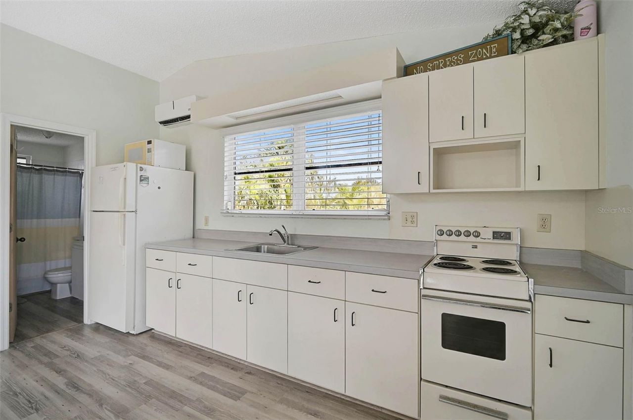 105 Island Circle, Sarasota, FL 34242 Photo