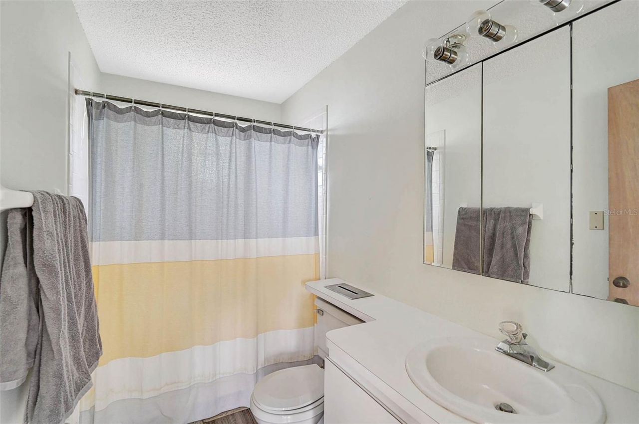 105 Island Circle, Sarasota, FL 34242 Photo