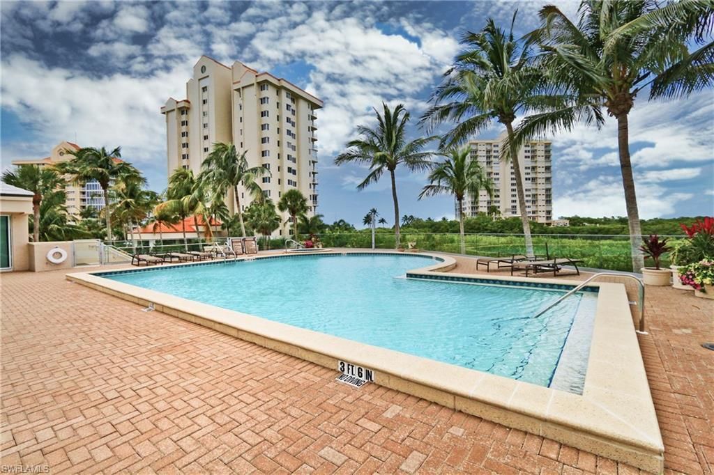 60 Seagate Dr, Unit 402, Naples, FL 34103 Photo