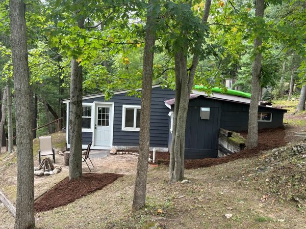 1112 Lake Drive, Harrison, MI 48625