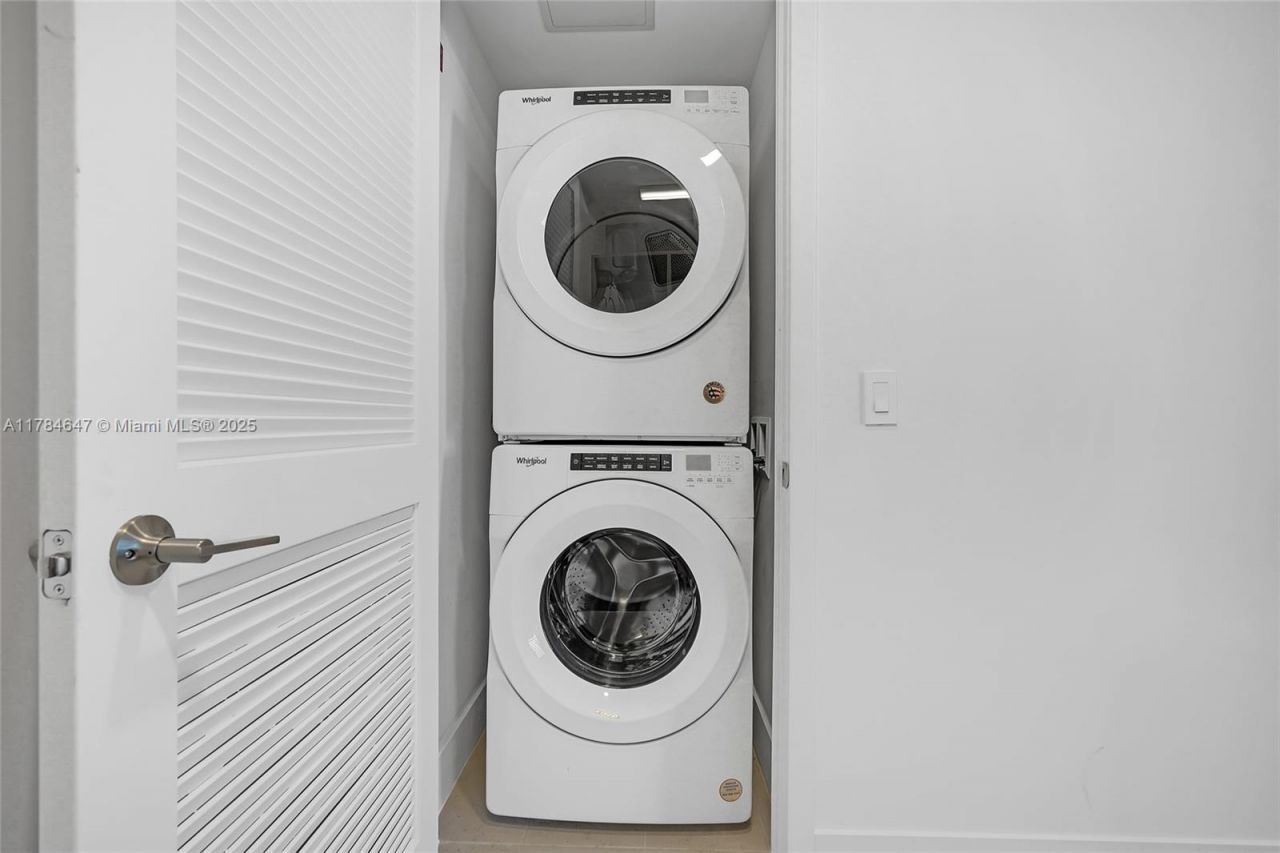 159 NE 6th St, Unit 4307, Miami, FL 33132 Photo