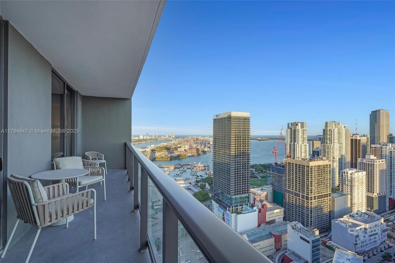 159 NE 6th St, Unit 4307, Miami, FL 33132 Photo