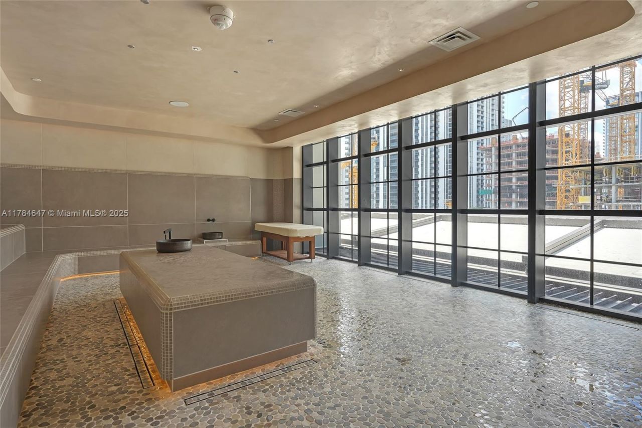 159 NE 6th St, Unit 4307, Miami, FL 33132 Photo