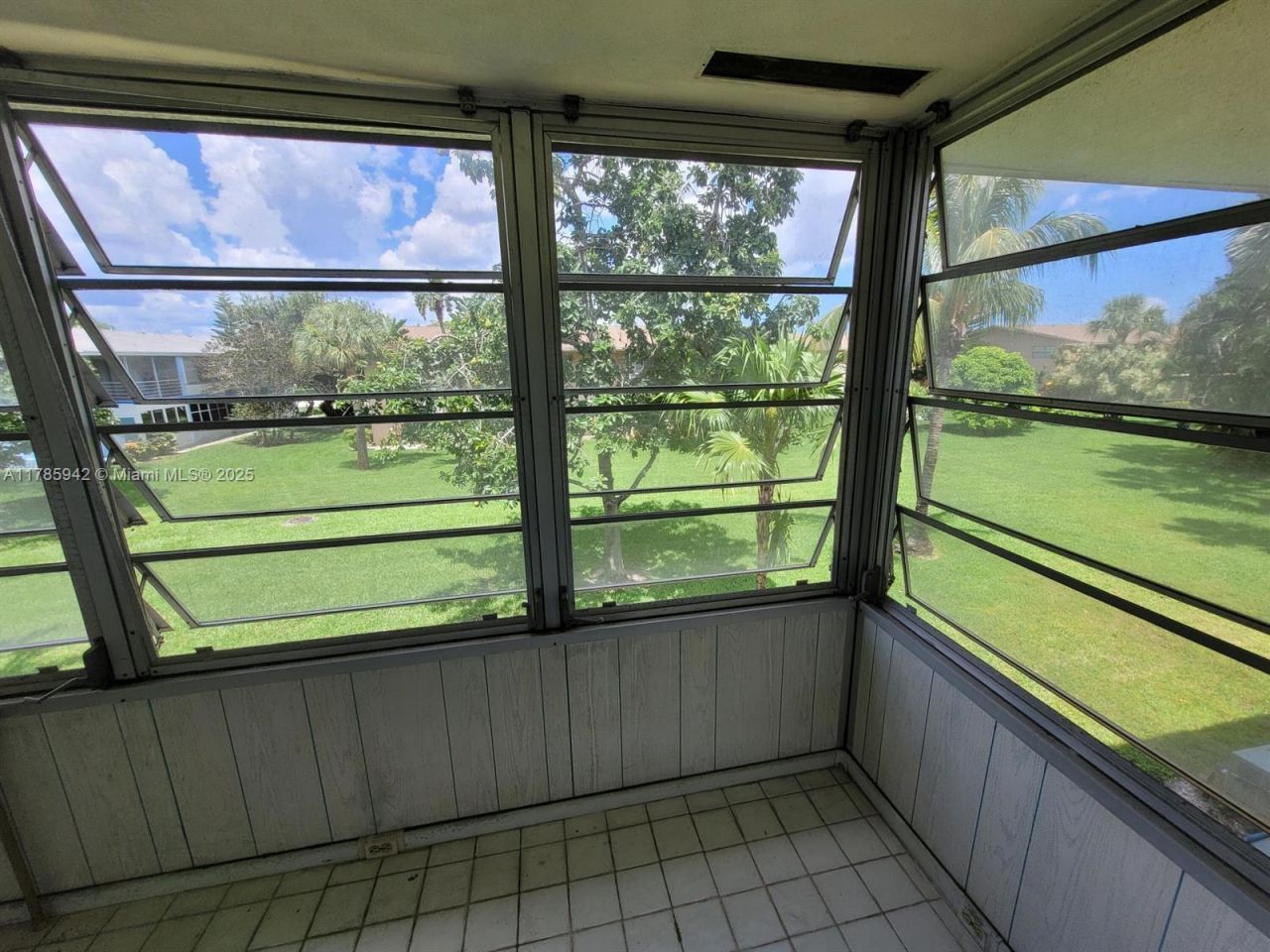 14 Salisbury A, Unit 14, West Palm Beach, FL 33417 Photo