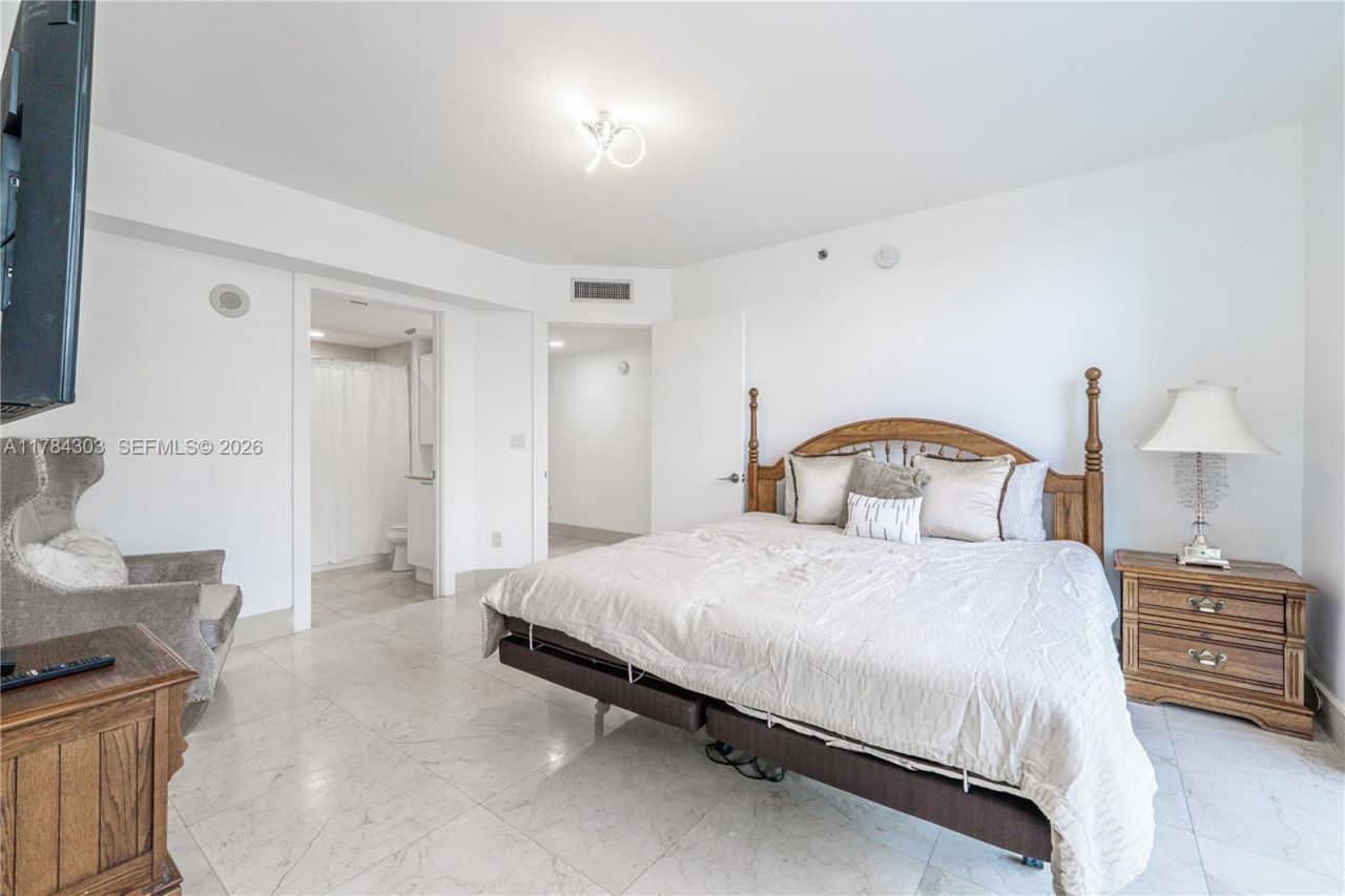 18911 Collins Ave, Unit 405, Sunny Isles Beach, FL 33160 Photo