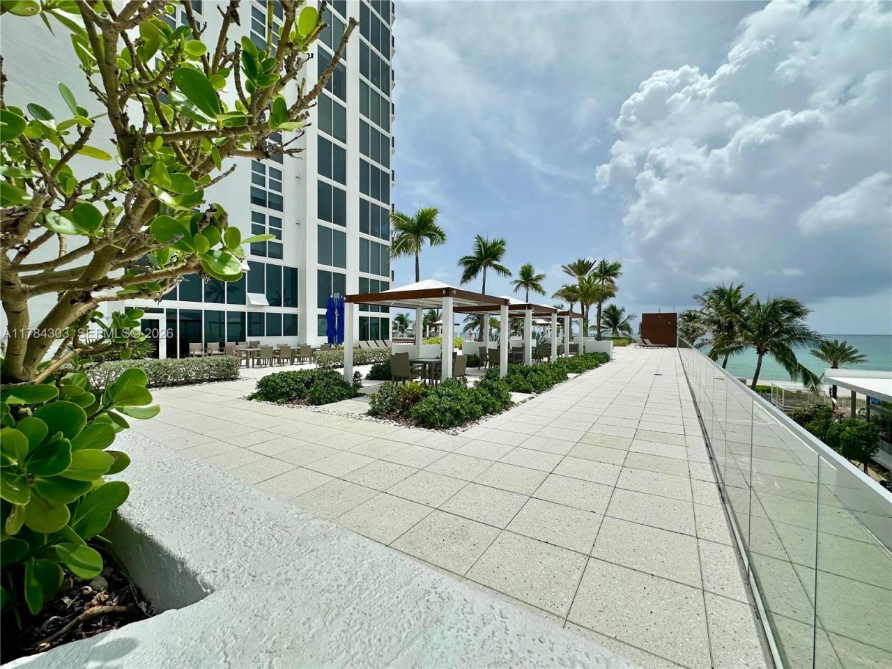 18911 Collins Ave, Unit 405, Sunny Isles Beach, FL 33160 Photo