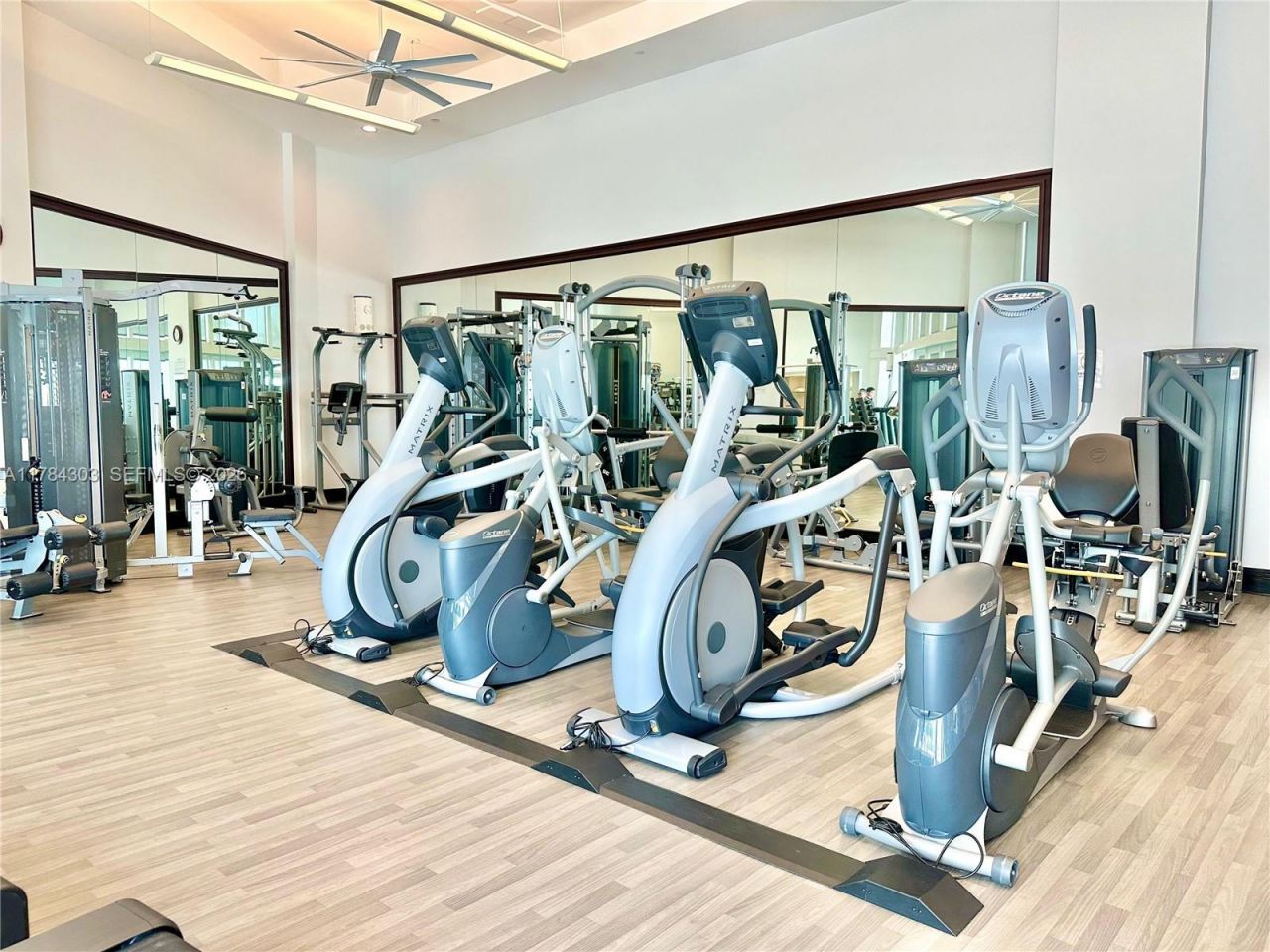 18911 Collins Ave, Unit 405, Sunny Isles Beach, FL 33160 Photo