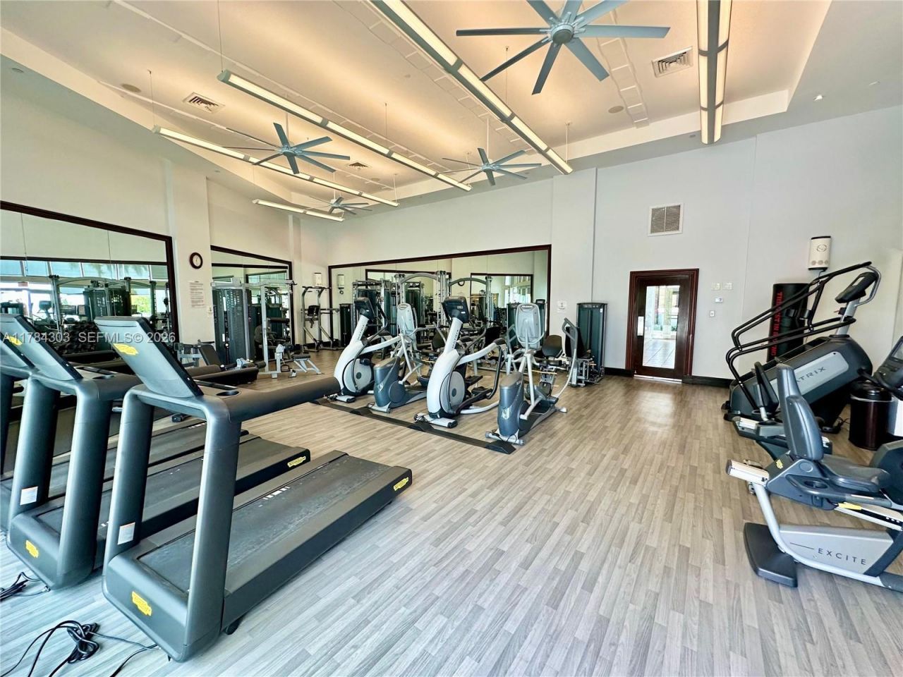 18911 Collins Ave, Unit 405, Sunny Isles Beach, FL 33160 Photo