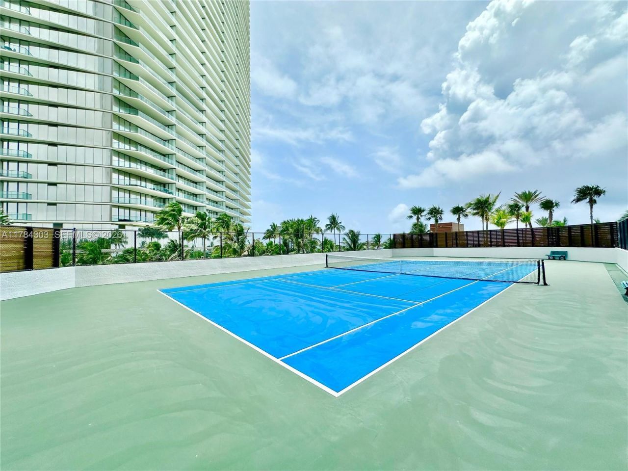 18911 Collins Ave, Unit 405, Sunny Isles Beach, FL 33160 Photo