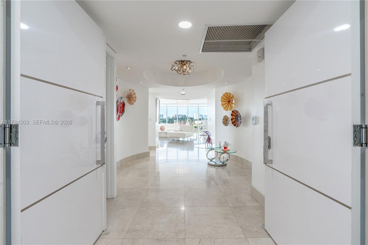 18911 Collins Ave, Unit 405, Sunny Isles Beach, FL 33160 Photo