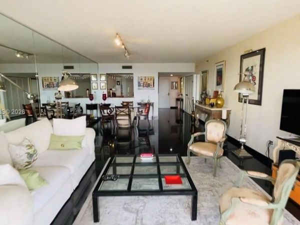 8855 Collins Ave, Unit 9E, Surfside, FL 33154