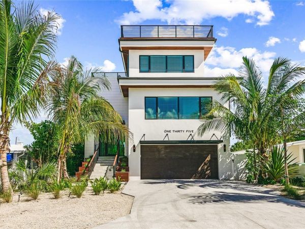 135 GRANT DRIVE, SARASOTA, FL 34236