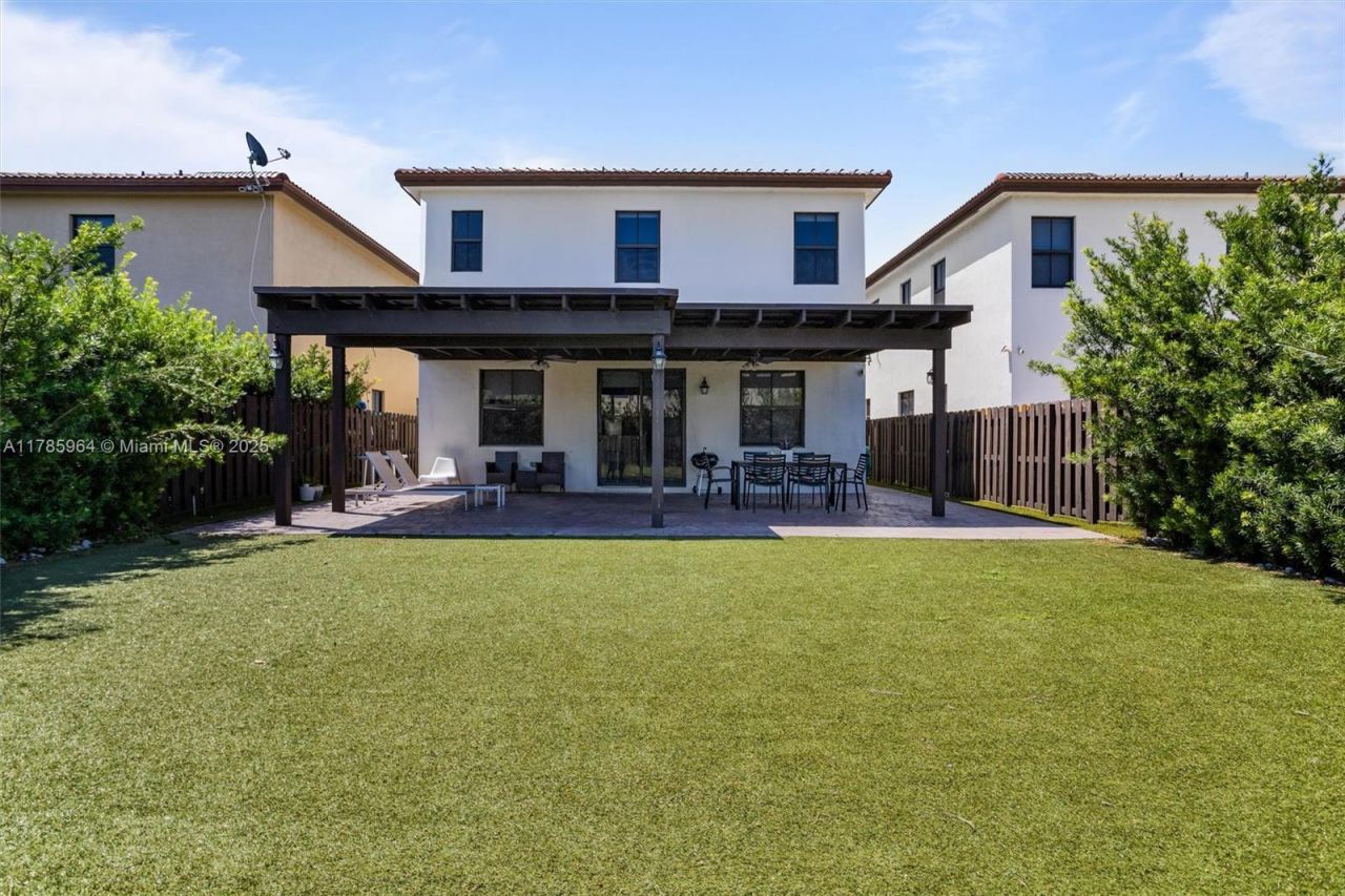 10075 NW 86th Ter, Doral, FL 33178 Photo