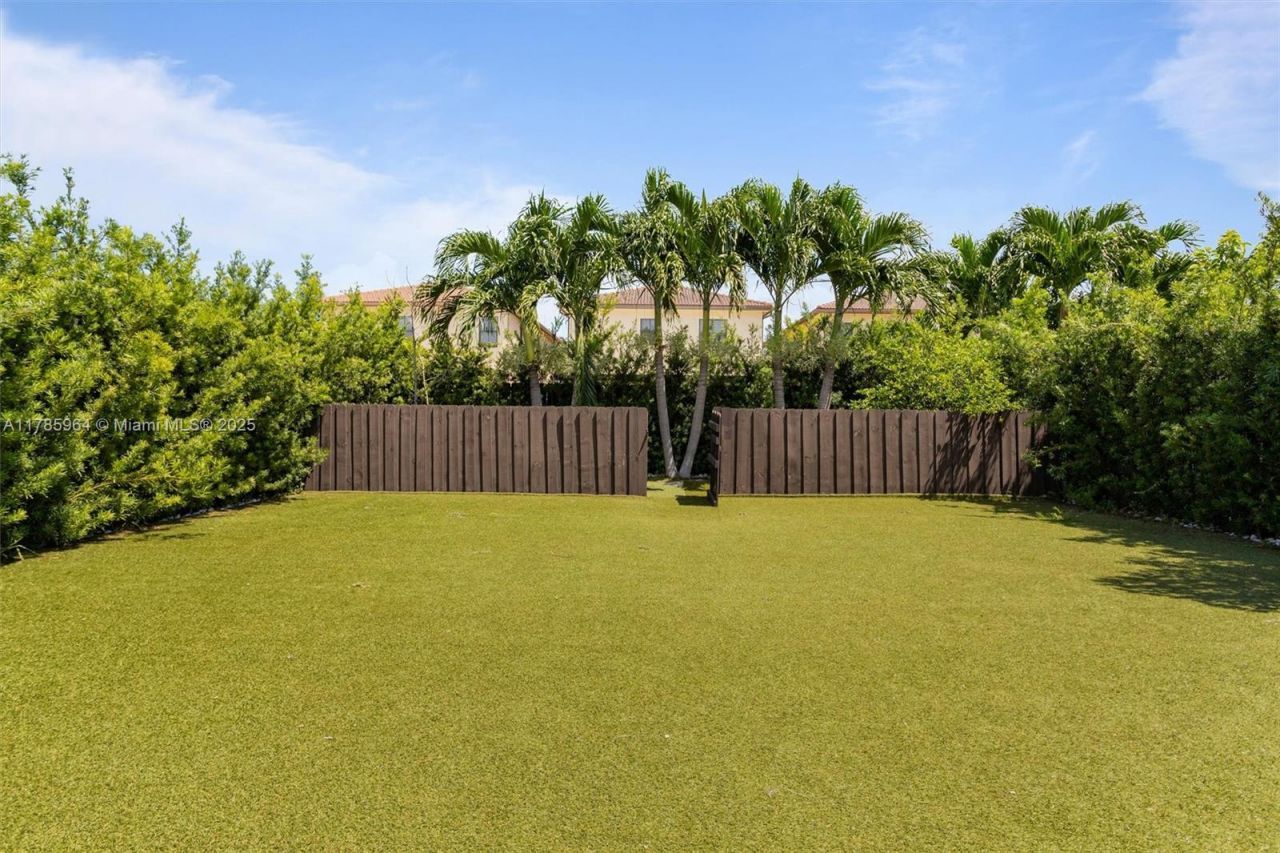 10075 NW 86th Ter, Doral, FL 33178 Photo