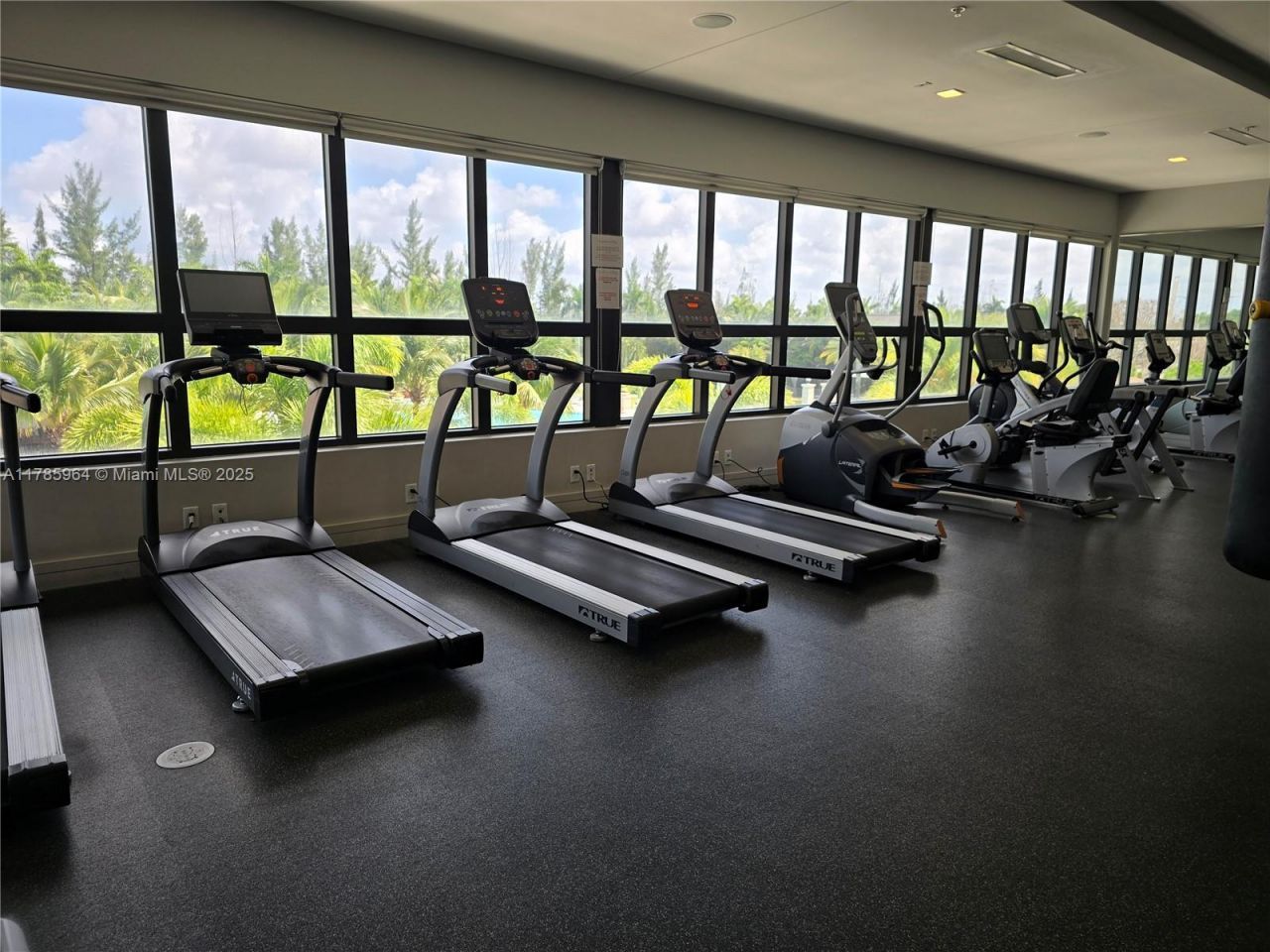 10075 NW 86th Ter, Doral, FL 33178 Photo