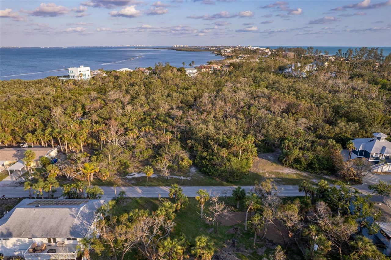 560 Gulf Bay Road, Longboat Key, FL 34228 Photo