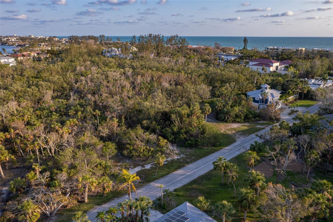 560 Gulf Bay Road, Longboat Key, FL 34228 Photo