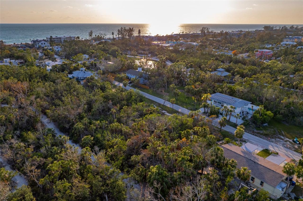 560 Gulf Bay Road, Longboat Key, FL 34228 Photo