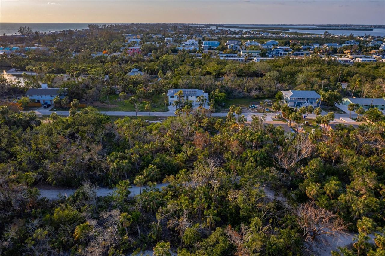 560 Gulf Bay Road, Longboat Key, FL 34228 Photo