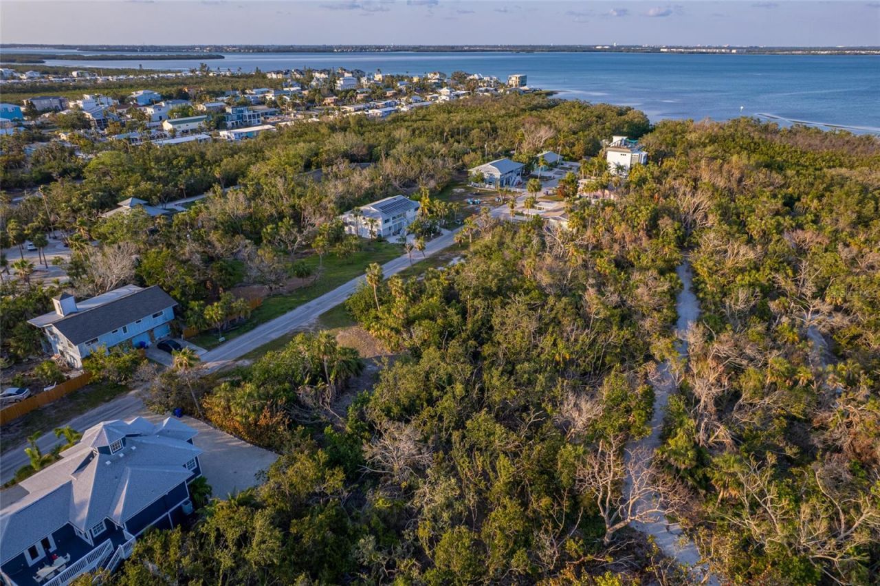 560 Gulf Bay Road, Longboat Key, FL 34228 Photo