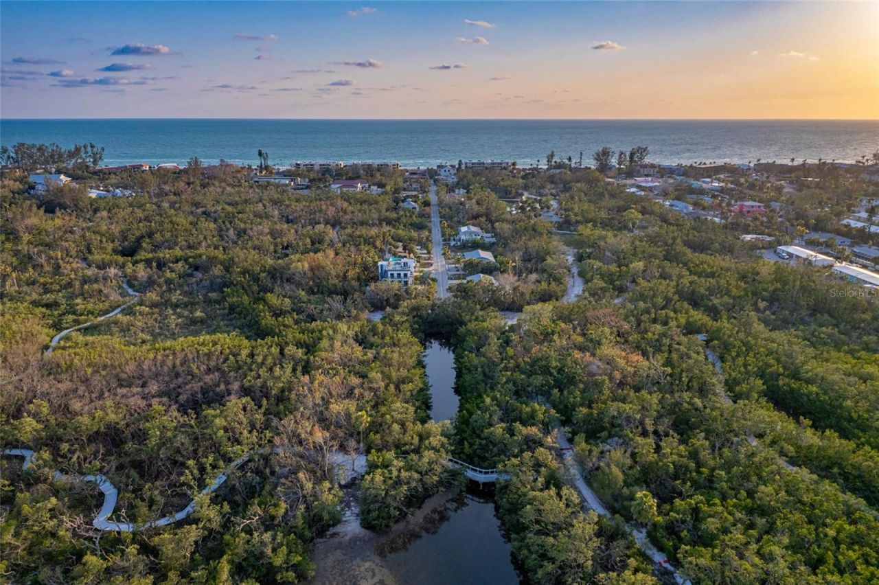 560 Gulf Bay Road, Longboat Key, FL 34228 Photo