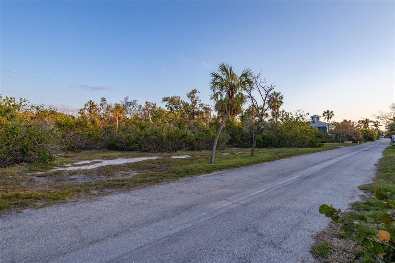560 Gulf Bay Road, Longboat Key, FL 34228 Photo