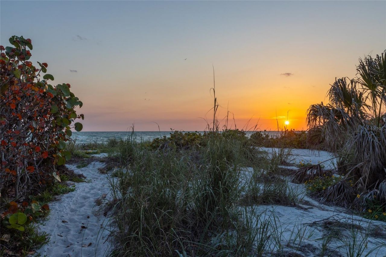 560 Gulf Bay Road, Longboat Key, FL 34228 Photo