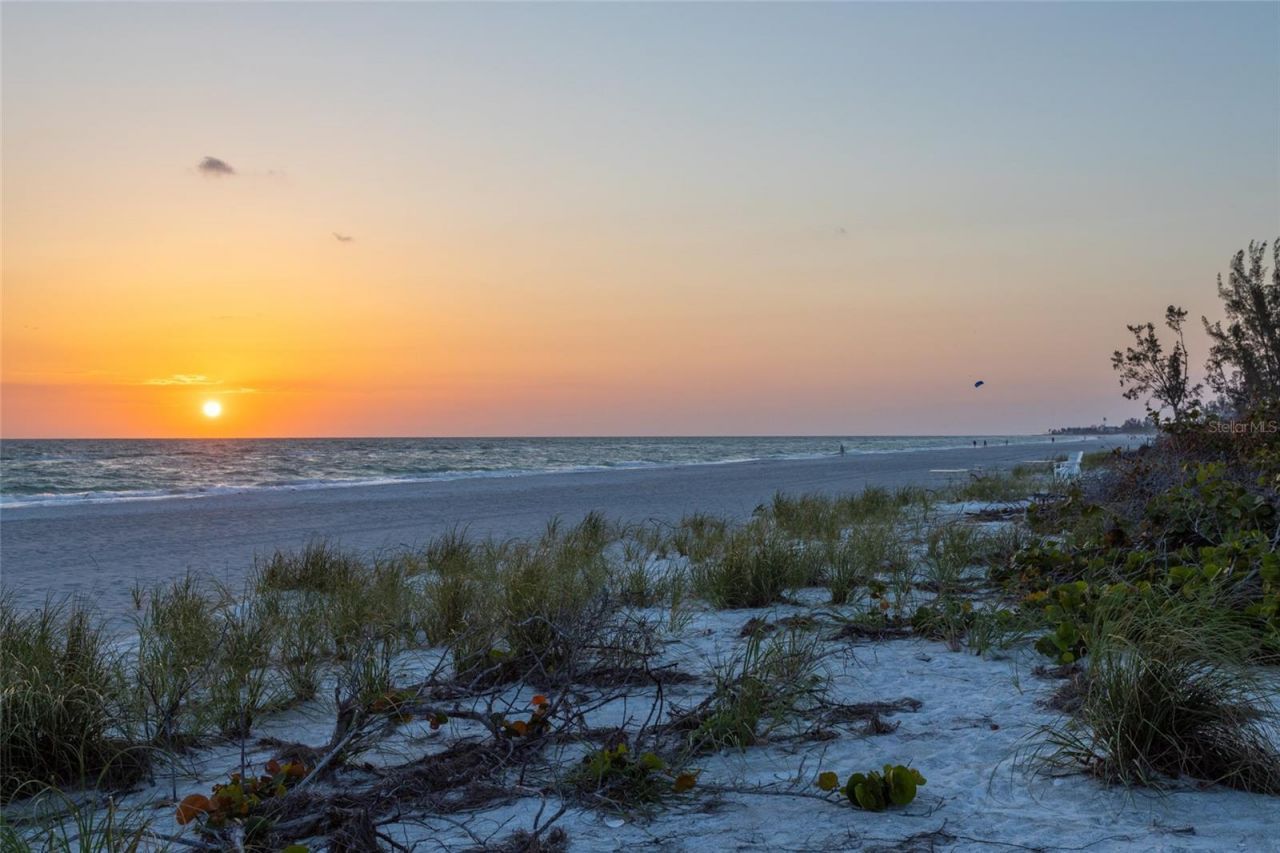 560 Gulf Bay Road, Longboat Key, FL 34228 Photo