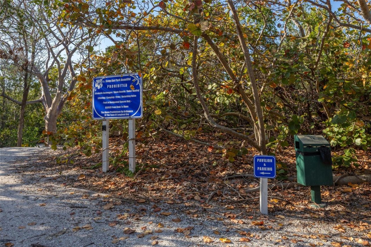 560 Gulf Bay Road, Longboat Key, FL 34228 Photo