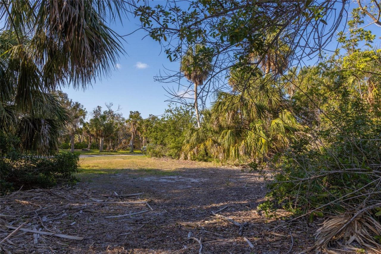 560 Gulf Bay Road, Longboat Key, FL 34228 Photo