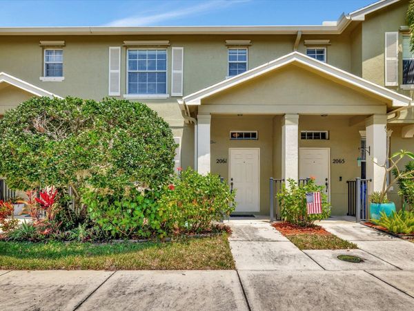 2061 SE Glen Ridge Drive, Port St. Lucie, FL 34952