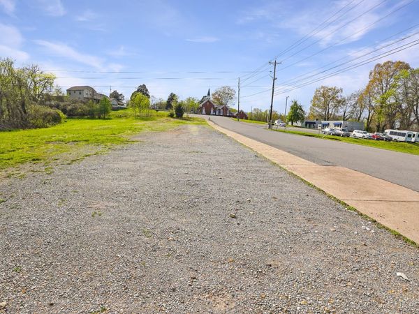 1 Church Street, Dover, TN 37058