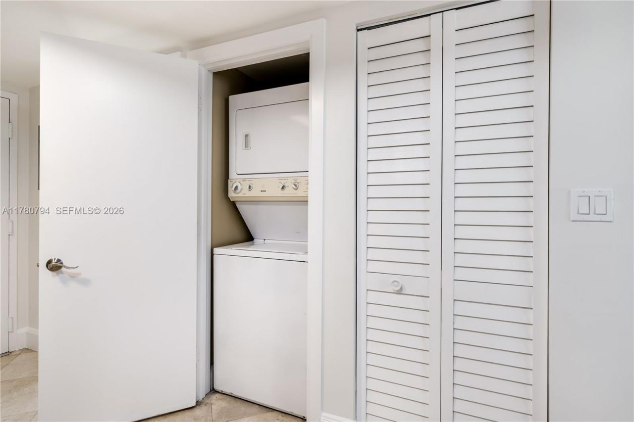 2951 S Bayshore Dr, Unit 815, Miami, FL 33133 Photo