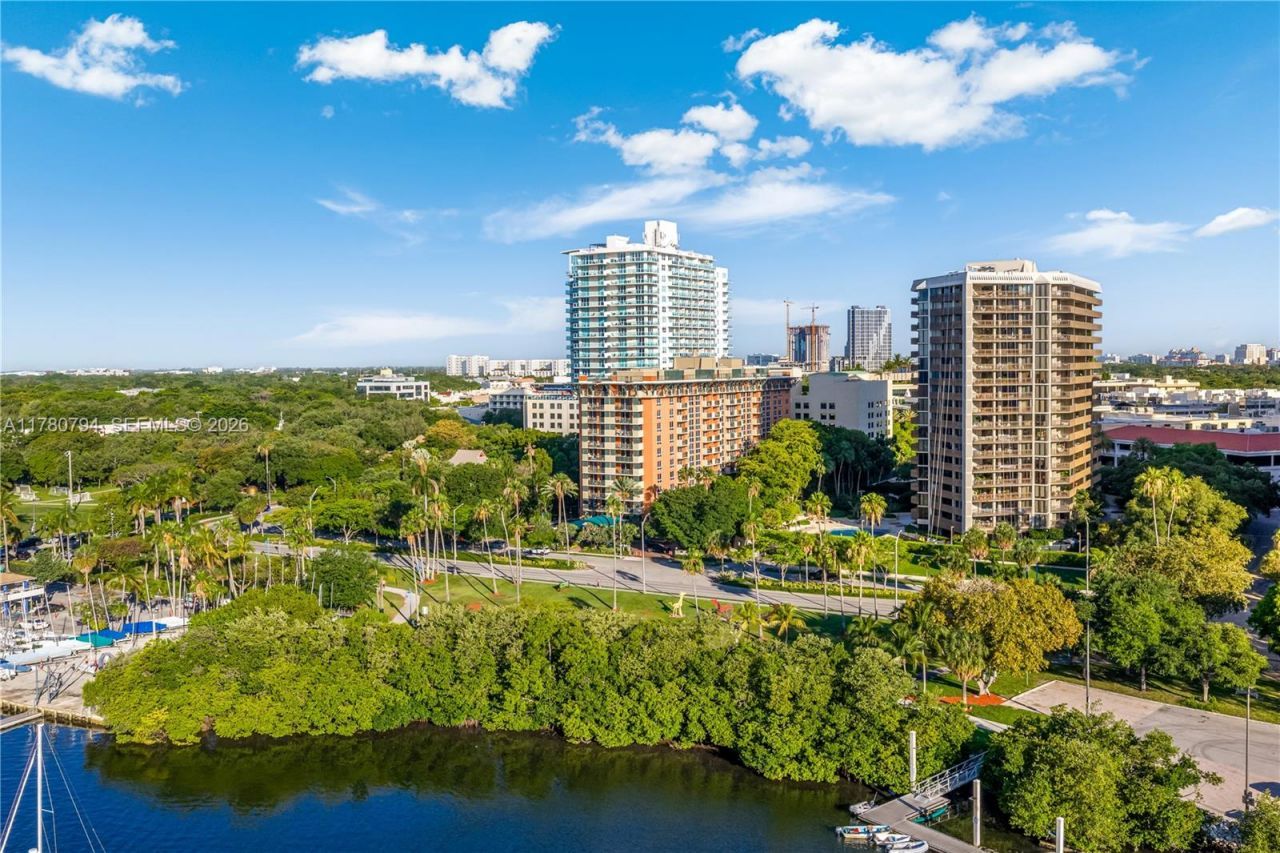 2951 S Bayshore Dr, Unit 815, Miami, FL 33133 Photo