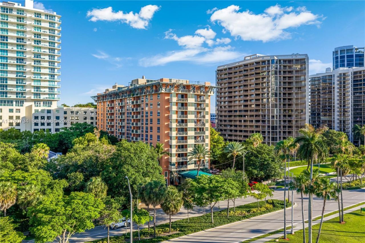 2951 S Bayshore Dr, Unit 815, Miami, FL 33133 Photo