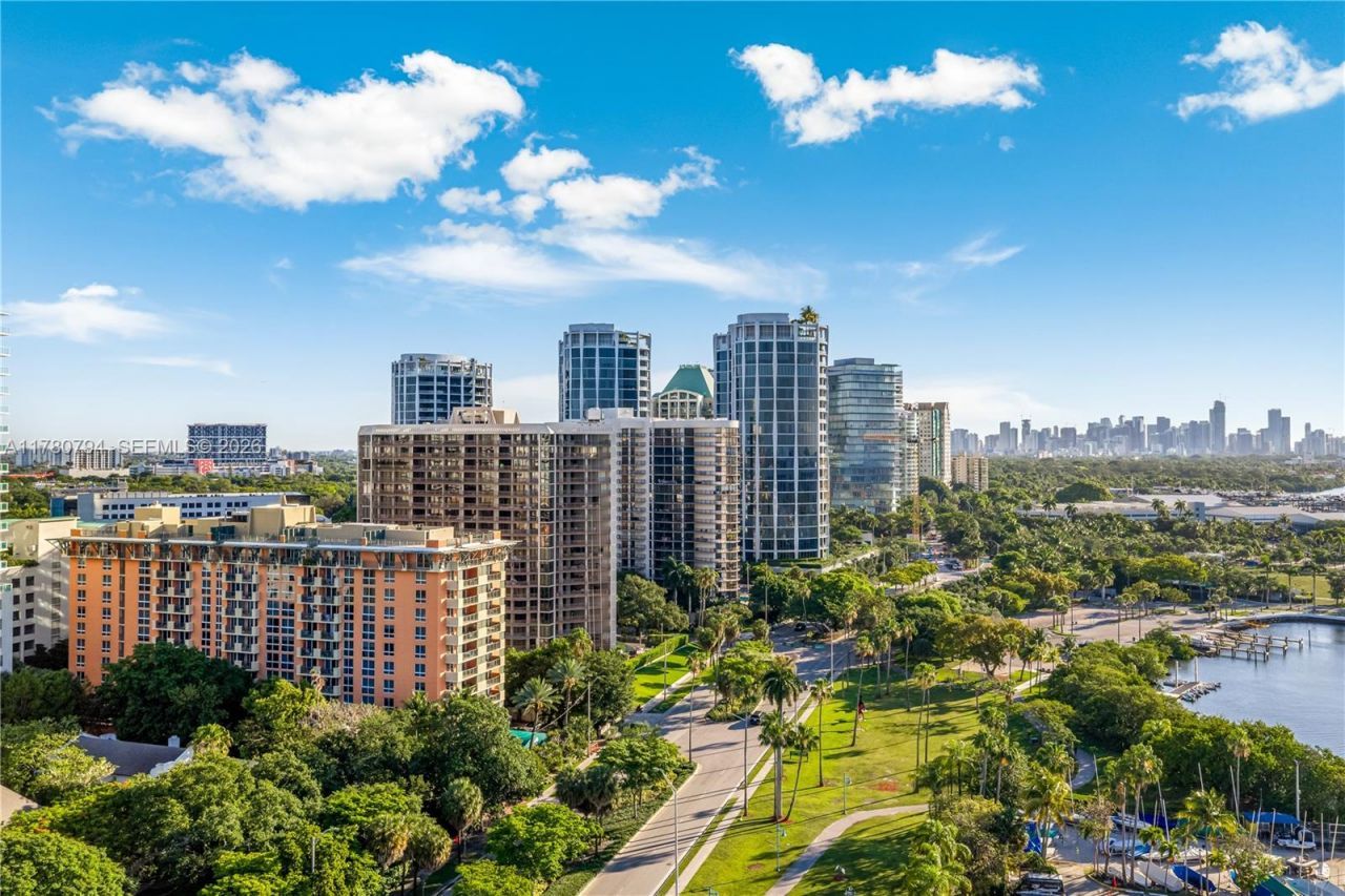 2951 S Bayshore Dr, Unit 815, Miami, FL 33133 Photo