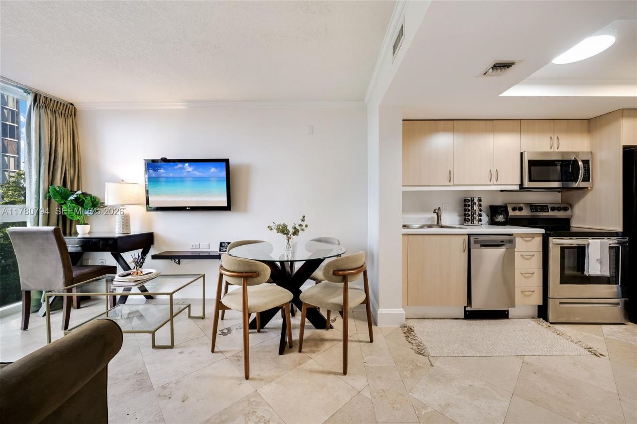 2951 S Bayshore Dr, Unit 815, Miami, FL 33133 Photo