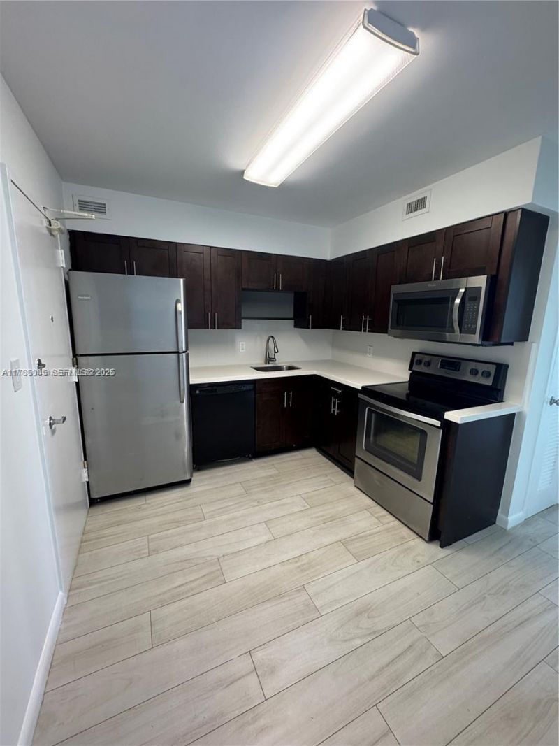 5161 Collins Ave, Unit 1206, Miami Beach, FL 33140 Photo