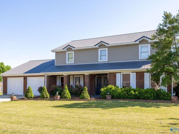 1740 Nottingham Drive SW, Decatur, AL 35603