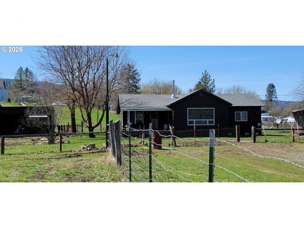 504 E HIGHWAY 82, Wallowa, OR 97885