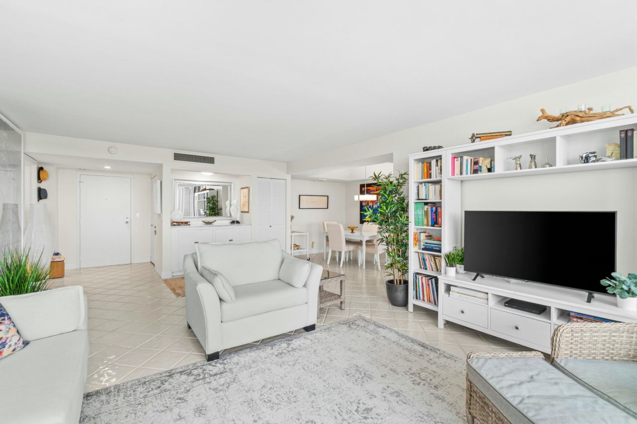 3589 S Ocean Boulevard, Unit 808, South Palm Beach, FL 33480 Photo