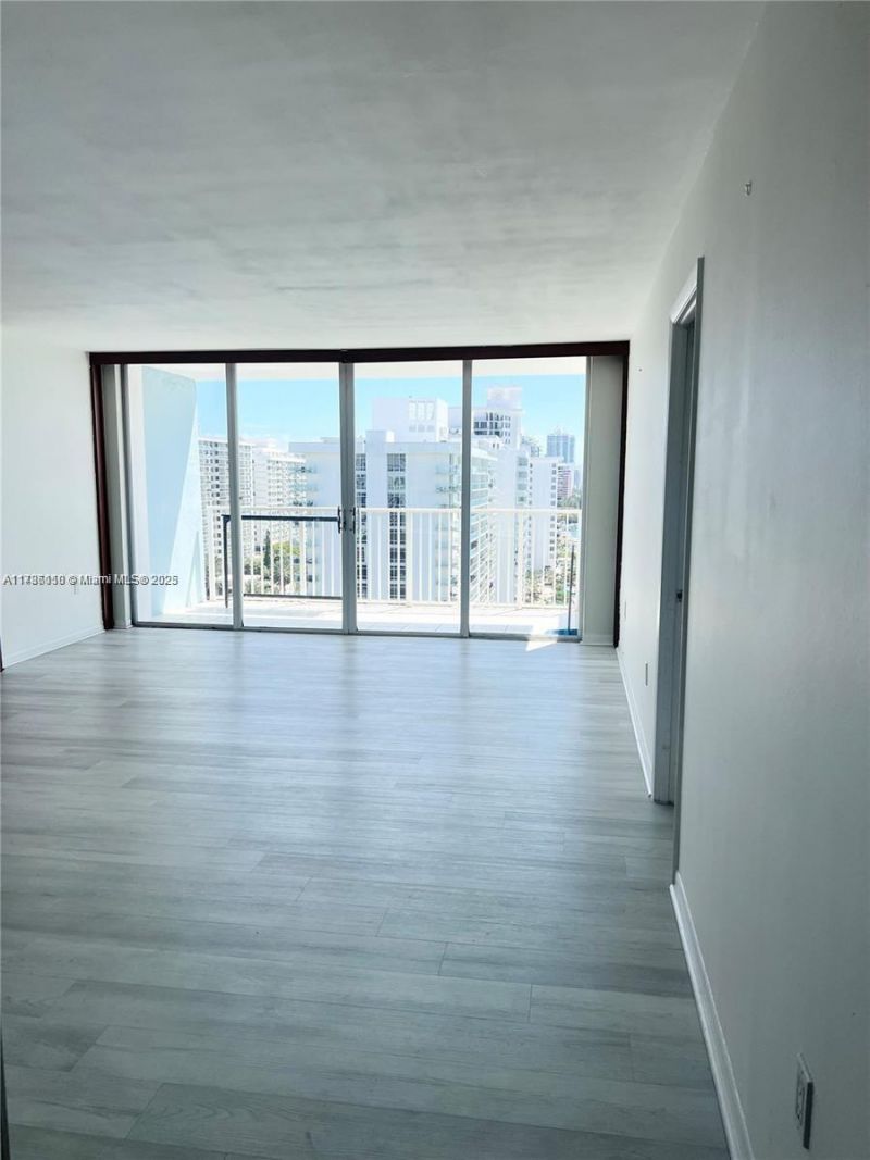 5838 Collins Ave, Unit 14F, Miami Beach, FL 33140 Photo