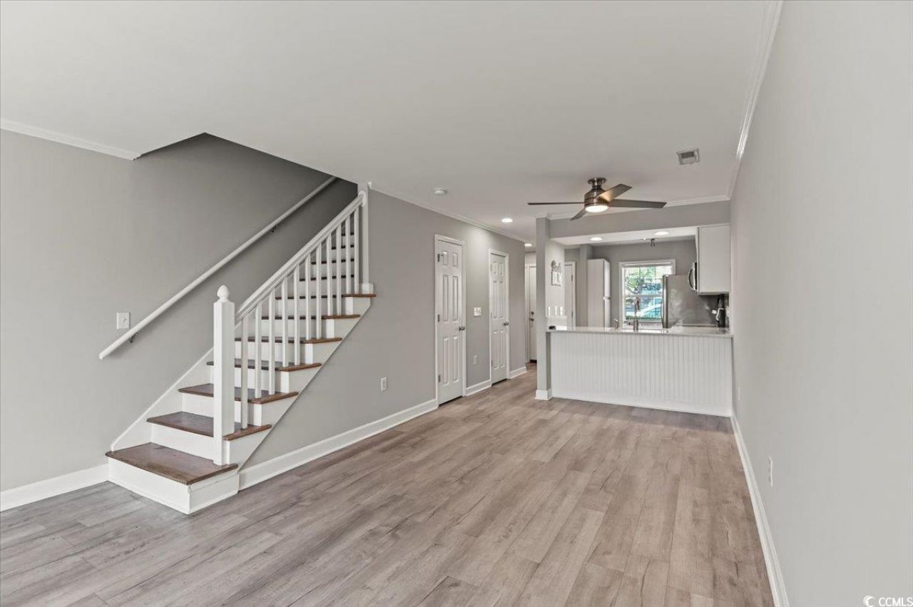 914 Hillside Dr. S Photo 12