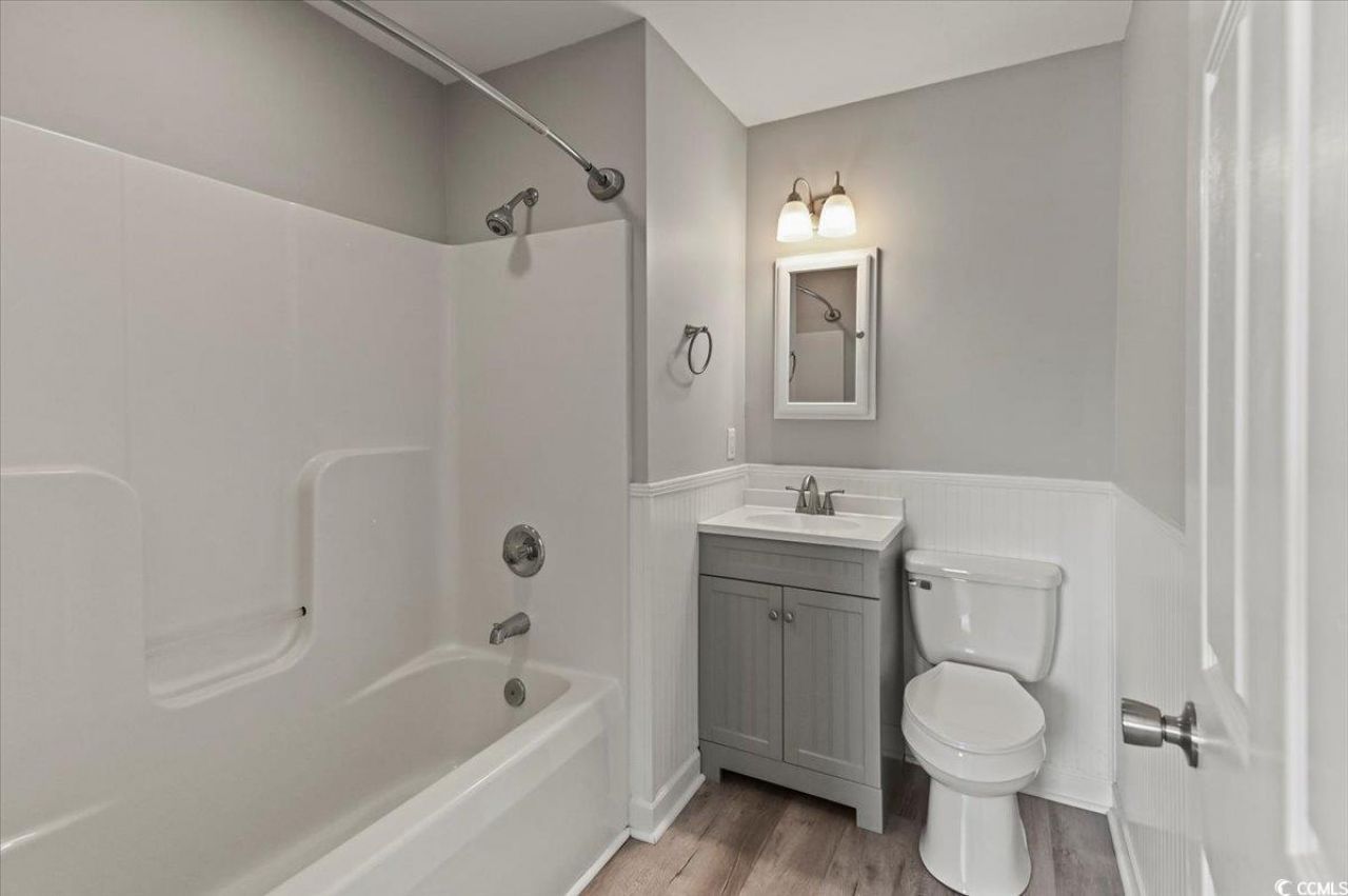 914 Hillside Dr. S Photo 21