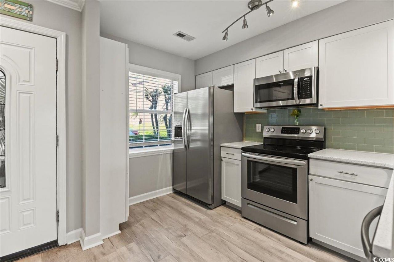 914 Hillside Dr. S Photo 5