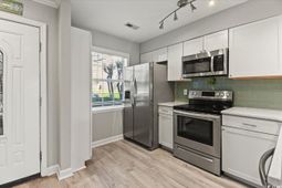 914 Hillside Dr. S photo 4